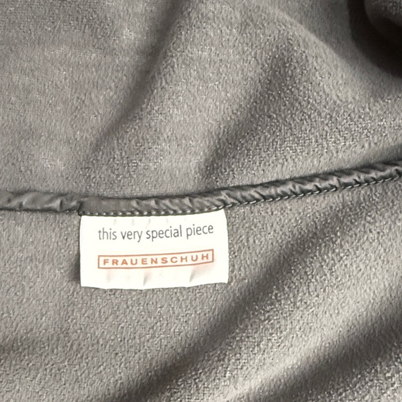 Frauenschuh Women's Gray and Black Zip-Up Fleece Jacket - Picture 5 of 7